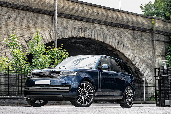 Фото дисков Kahn Pace Car  на Land Rover Range Rover V