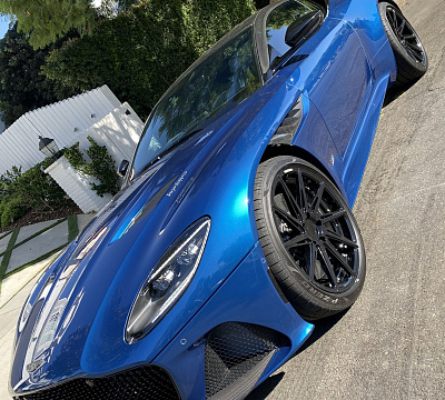 Фото дисков CEC C26 на Aston Martin DBS 3