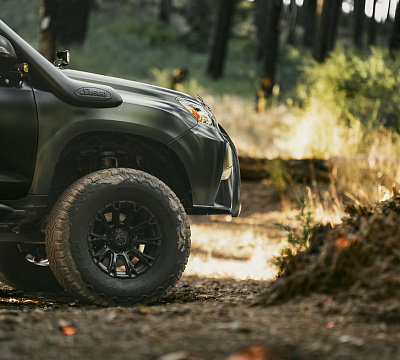 Фото дисков Black Rhino DIAMONDBACK на Lexus GX II