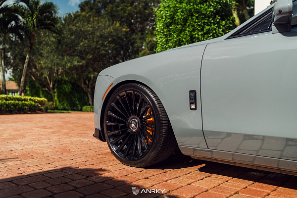 Фото дисков Anrky RF-282 Черный глянец на Rolls-Royce Ghost I