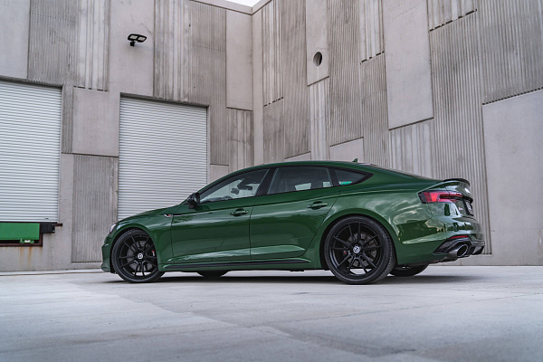 Фото дисков HRE FF04 Черный сатин на Audi A/S/RS 5 (F5)