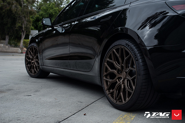Фото дисков Vossen HF-2 Сатиновая темная бронза на Tesla Model 3