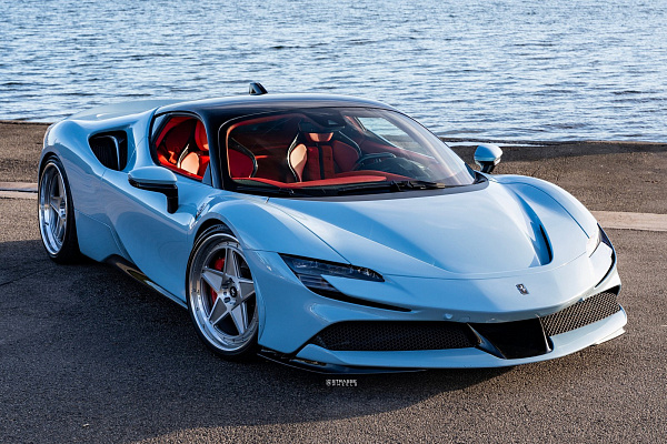 Фото дисков Strasse Wheels F5 Track Глянцевый лак на Ferrari SF90