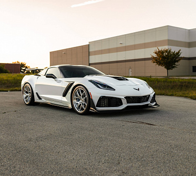 Фото дисков HRE R101 Lightweight на Chevrolet Corvette C7
