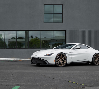Фото дисков Vossen HF-4T на Aston Martin Vantage 4