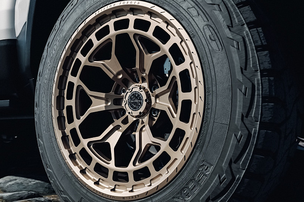 Фото дисков Brixton Forged BX02-M Сатиновая бронза на Ram 1500 V