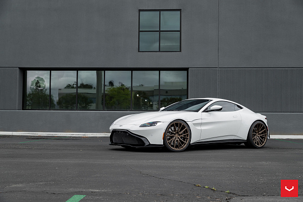 Фото дисков Vossen HF-4T Сатиновая бронза на Aston Martin Vantage 4