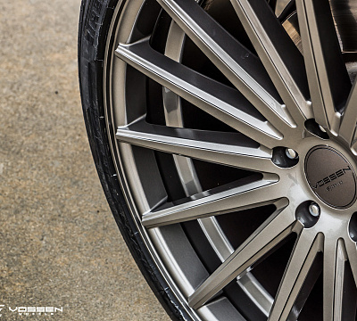 Фото дисков Vossen VFS-2 на Land Rover Discovery IV