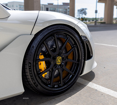 Фото дисков Strasse Wheels SV5 Deep Concave FS на McLaren 720S