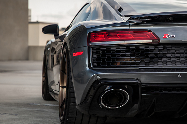 Фото дисков Strasse Wheels SV5 Deep Concave FS Другой цвет на Audi R8 (4S)