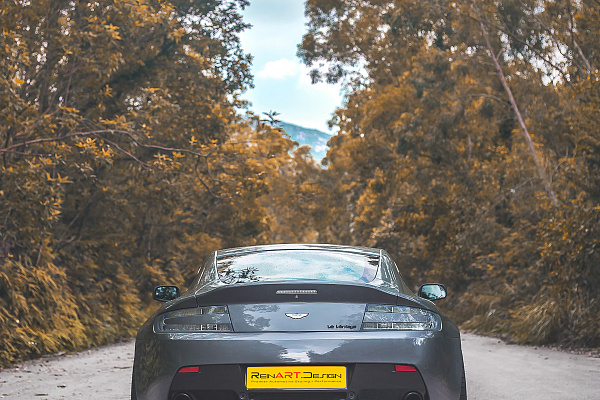 Фото дисков Brixton Forged CM5-R Сатиновый темный лак на Aston Martin Vantage 3