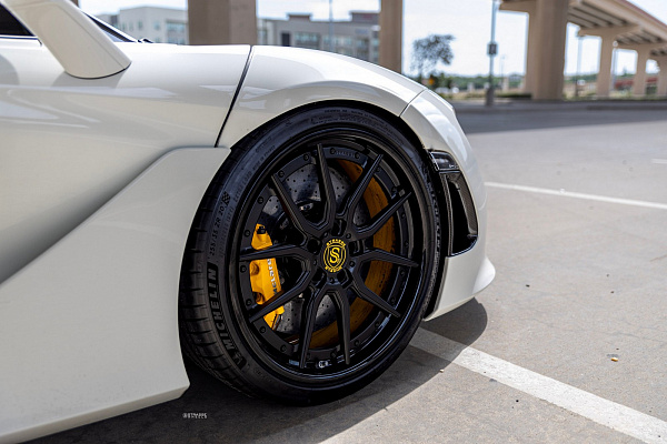 Фото дисков Strasse Wheels SV5 Deep Concave FS Черный сатин на McLaren 720S