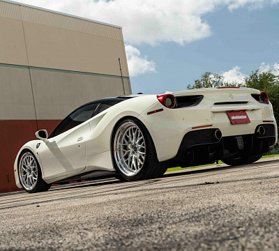 Фото дисков HRE 520 на Ferrari 488