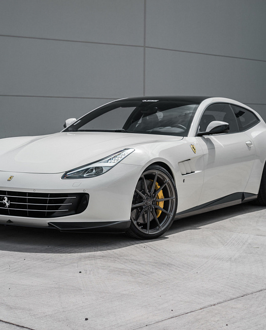Фото дисков M-X2 Сатиновый темный лак на Ferrari GTC4Lusso