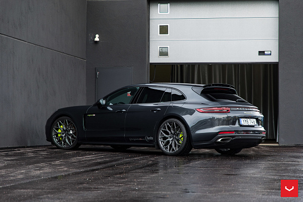 Фото дисков Vossen HF-2 Сатиновый графит на Porsche Panamera II