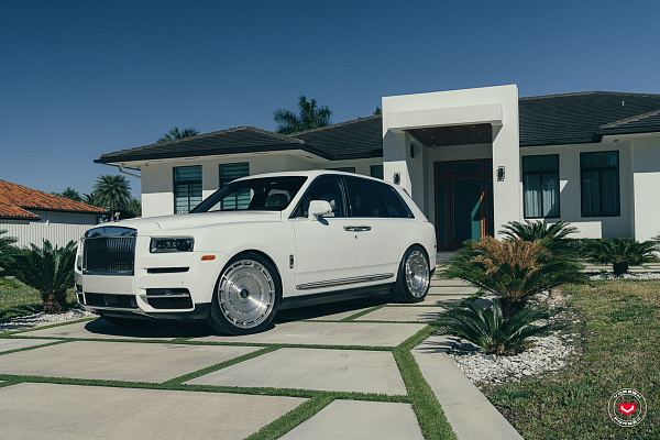 Фото дисков Vossen LC3-11 Глянцевый лак на Rolls-Royce Cullinan