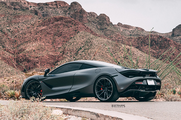 Фото дисков Savini SV1 Черный глянец на McLaren 720S