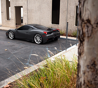 Фото дисков HRE P104SC на Ferrari 458