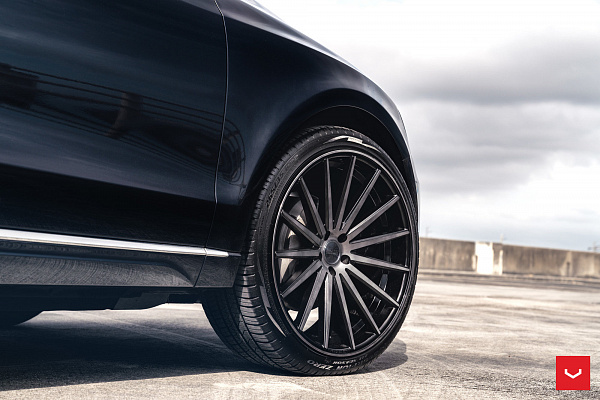 Фото дисков Vossen VFS-2 Глянцевый темный лак на Audi Q5 (8R)