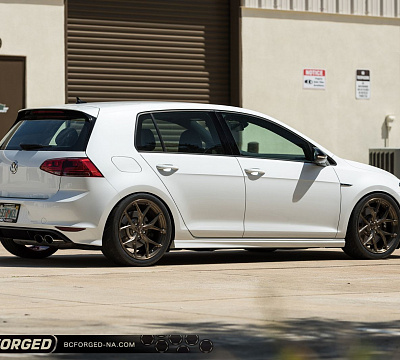 Фото дисков BC Forged RZ21 на Volkswagen Golf VII