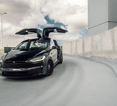 Фото дисков Vossen HF-8 на Tesla Model X