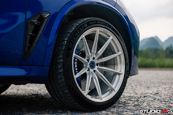 Фото дисков Brixton Forged R11-R Глянцевый лак на BMW X5/X5 M (G05/G18/F95)