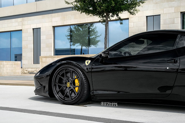 Фото дисков Strasse Wheels SM5R Deep Concave FS Другой цвет на Ferrari 458