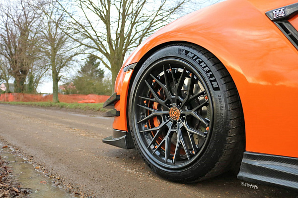 Фото дисков Strasse Wheels SV10M Deep Concave FS Другой цвет на Nissan GT-R