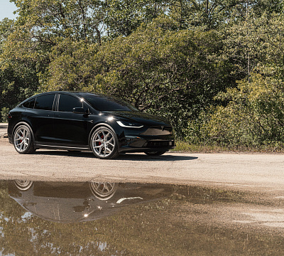 Фото дисков Vossen HF-5 на Tesla Model X