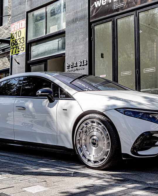 Фото дисков LC3-11T Глянцевый тонированный лак на Mercedes-Benz EQS