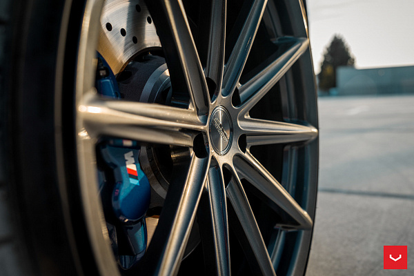 Фото дисков Vossen VFS-10 Глянцевый графит на BMW 2/M2 (F22/F87)