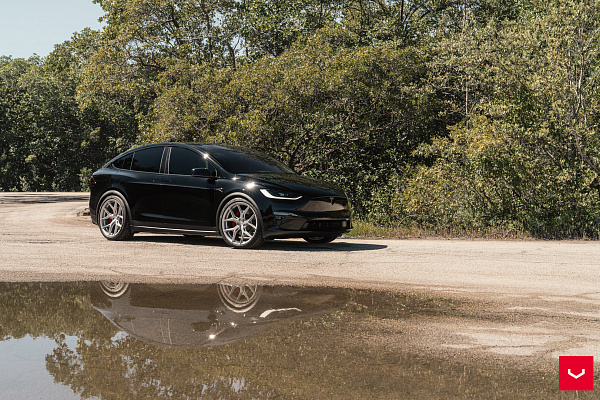 Фото дисков Vossen HF-5 Серебро на Tesla Model X