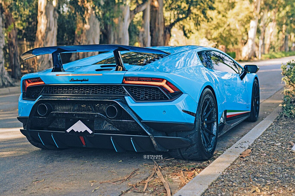Фото дисков Savini SV10 Другой цвет на Lamborghini Huracan