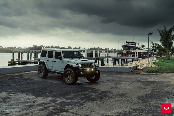 Фото дисков Vossen HFX-1 (5-Lug) Сатиновая бронза на Jeep Wrangler IV (JL)