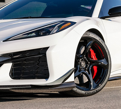 Фото дисков Anrky XR-105 на Chevrolet Corvette C8