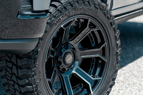 Фото дисков 4PLAY 4P70 Черный глянец на Chevrolet Silverado IV