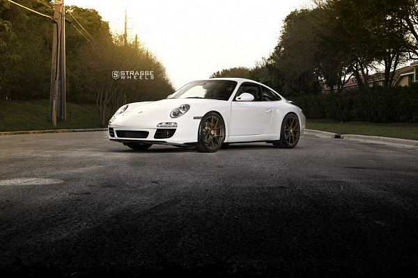 Фото дисков Strasse Wheels SM5R Deep Concave Monoblock Сатиновая темная бронза на Porsche 911 VI