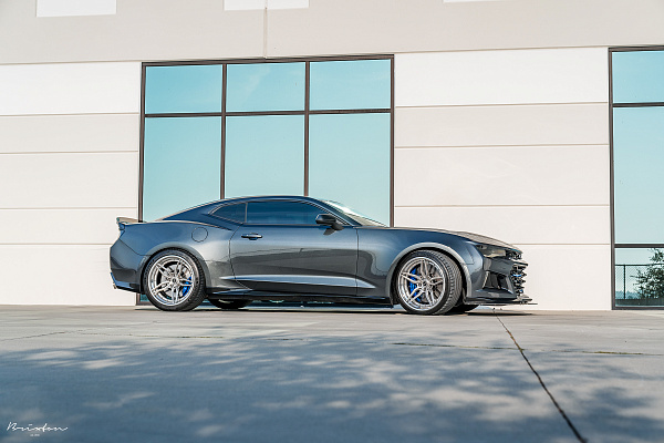 Фото дисков Brixton Forged PF2 Глянцевый тонированный лак на Chevrolet Camaro VI
