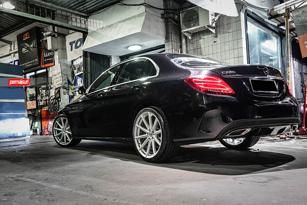 Фото дисков Vossen VFS-10 Серебро на Mercedes-Benz C-Class (W205)