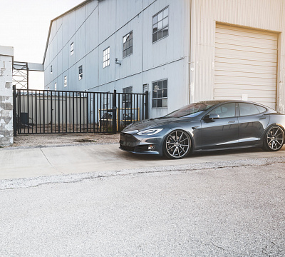 Фото дисков Vossen VFS-1 на Tesla Model S