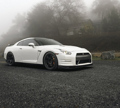 Фото дисков Rotiform RPS на Nissan GT-R