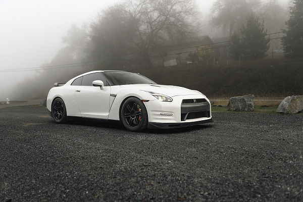 Фото дисков Rotiform RPS Черный сатин на Nissan GT-R