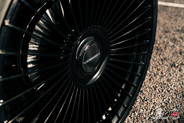 Фото дисков Vossen S17-16 Черный глянец на Range Rover V