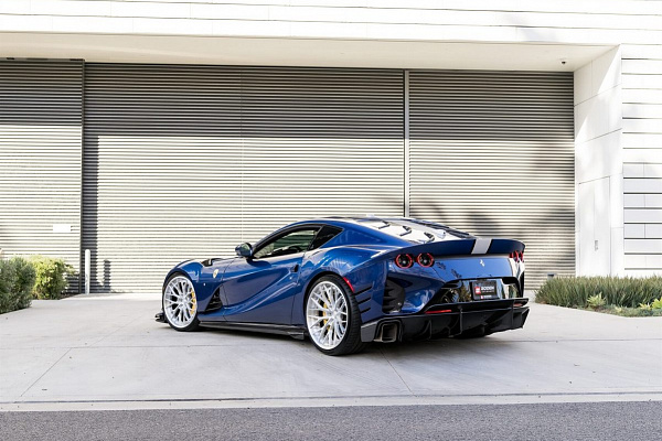 Фото дисков Anrky AN30 Глянцевый лак на Ferrari 812