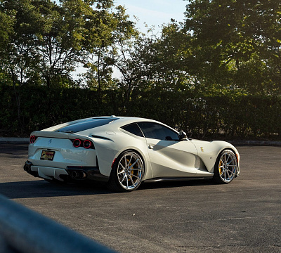 Фото дисков Anrky AN12 на Ferrari 812