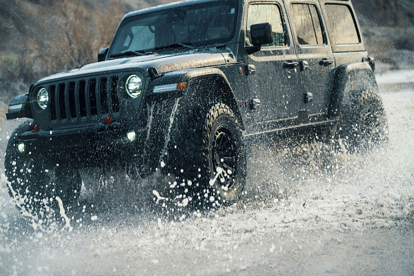 Фото дисков Black Rhino RAID Черный сатин на Jeep Wrangler III (JK)