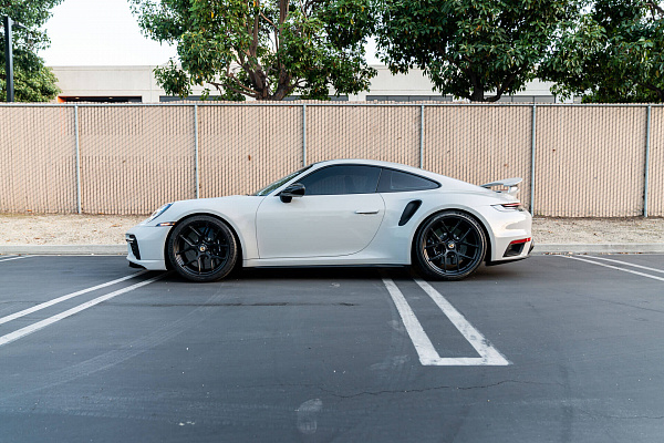 Фото дисков HRE R101 Черный сатин на Porsche 911 VIII