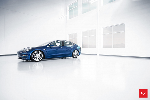Фото дисков Vossen VFS-1 Серебро на Tesla Model 3