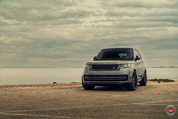 Фото дисков Vossen GEN-04 Черный глянец на Land Rover Range Rover V