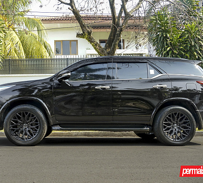 Фото дисков Vossen HF6-3 на Toyota Fortuner II